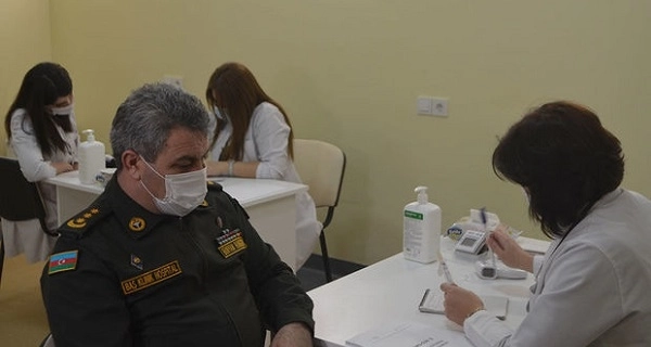 В азербайджанской армии началась вакцинация против COVID-19 - ФОТО