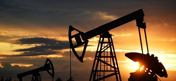 Нефть дорожает на фоне рекордного падения добычи в США