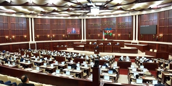 На пленарном заседании парламента Азербайджана будет обсужден меморандум по месторождению «Достлуг»