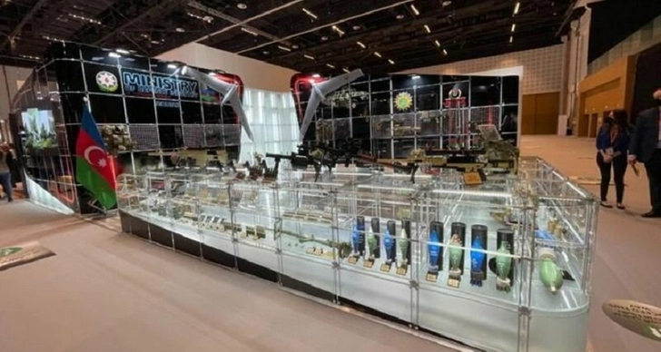 Азербайджан представил беспилотники и минометы на оборонной выставке IDEX-2021
