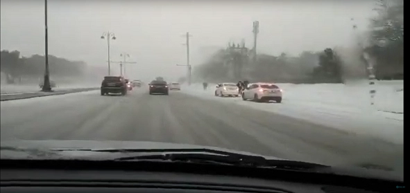 В Баку снегопад парализовал движение транспорта - ФОТО/ВИДЕО