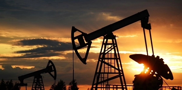 Цены на нефть снижаются в ожидании заседания ОПЕК+