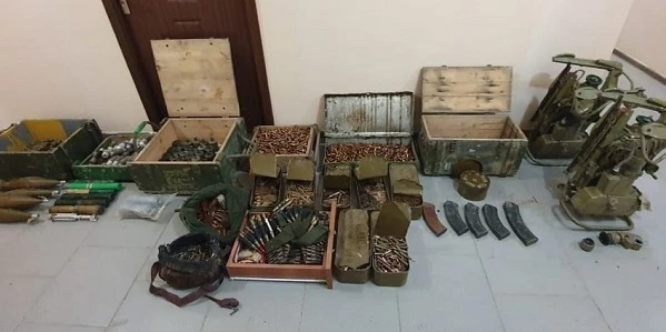 В Ходжавенде обнаружены брошенные врагом боеприпасы