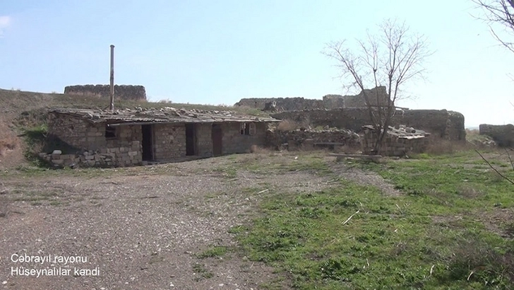 Минобороны Азербайджана показало село Гусейналылар Джебраильского района, освобожденного от оккупации - ВИДЕО