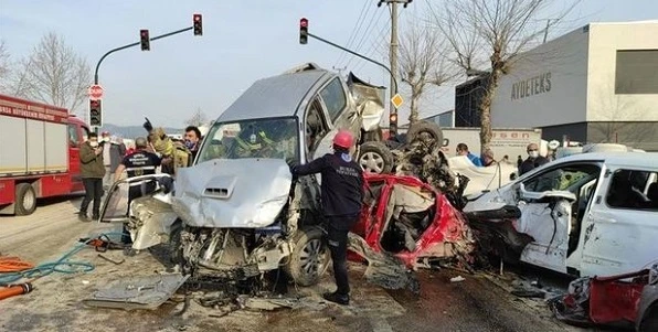 Цепная авария в Турции: Трое погибших, 21 пострадавший - ВИДЕО