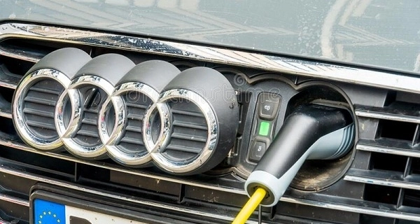 Audi отказывается от выпуска машин на бензиновых двигателях