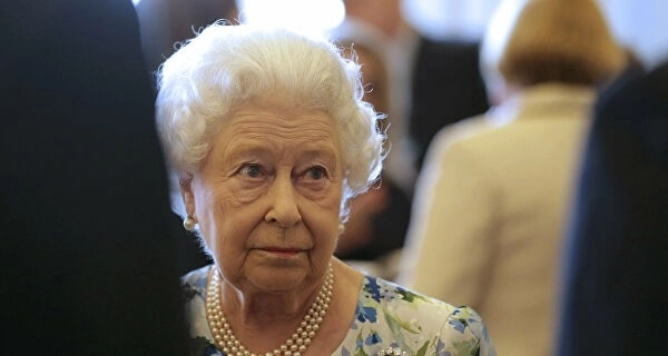 Daily Mail: Елизавета II расстроилась из-за интервью принца Гарри и Меган Маркл