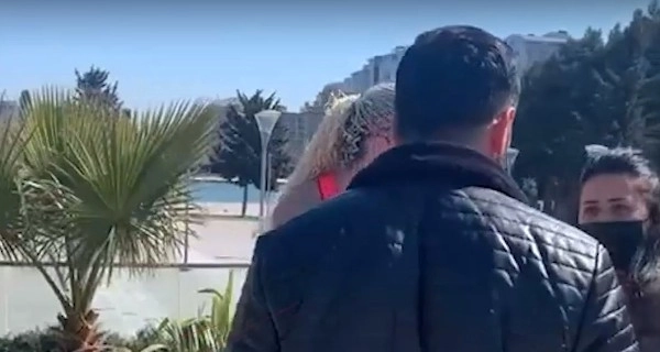 В парке столицы мужчина требовал чтобы женщины не занимались спортом - ВИДЕО