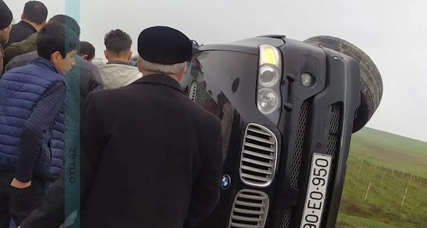 Авария на трассе Баку-Шамахы: перевернулся автомобиль - ФОТО/ВИДЕО