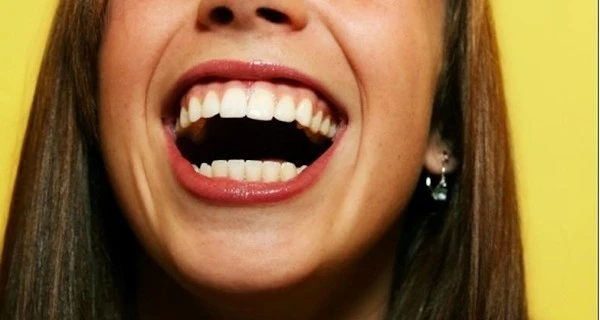 Стоматолог предупредил об опасности тщательной чистки зубов