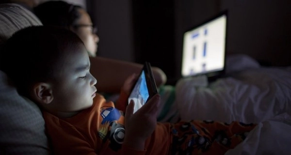 СМИ: Власти США обвинили Google и Facebook в развитии зависимостей у детей