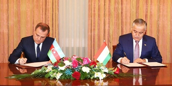 МИД Азербайджана и Таджикистана подписали программу сотрудничества на 2021-2022 годы - ФОТО