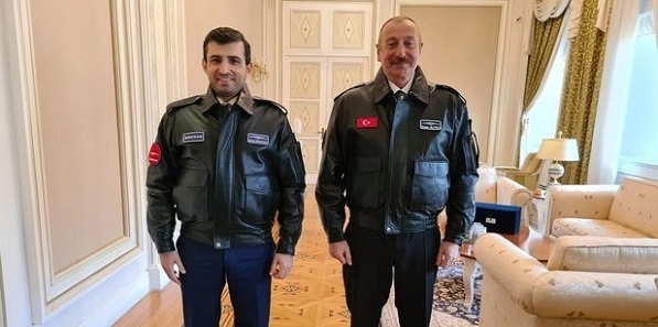Ильхам Алиев наградил Сельджука Байрактара - ФОТО