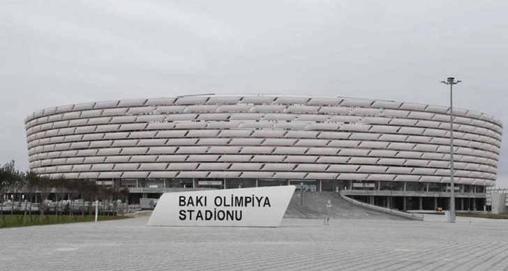 На территории Бакинского Олимпийского стадиона посадили Хары-бюльбюль