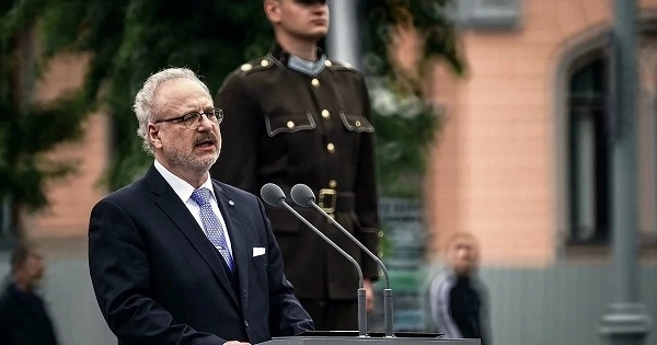 Президент Латвии попал в ДТП