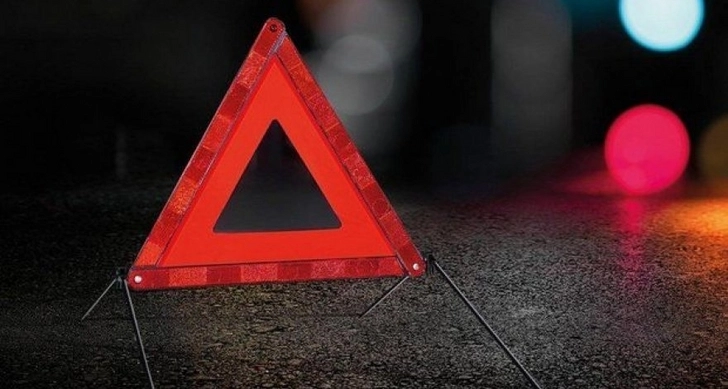 Цепная авария в Баку: Столкнулись автомобили Toyota, BMW и Kia - ФОТО
