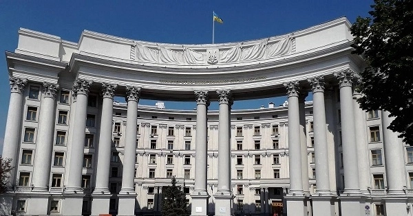 Украина высылает старшего дипломата посольства России в Киеве