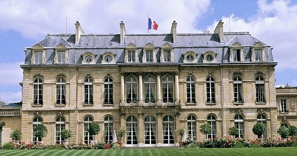 Le Monde: Франция желает наладить отношения с Азербайджаном