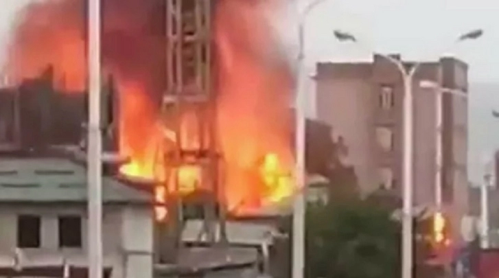 На АЗС в Душанбе прогремел мощный взрыв