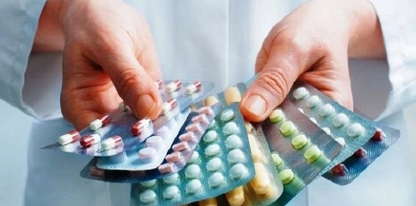 В каких случаях лекарства обеспечиваются в рамках пакета услуг по ОМС?