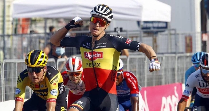Бельгиец Мерлир выиграл второй этап велогонки «Джиро д'Италия»