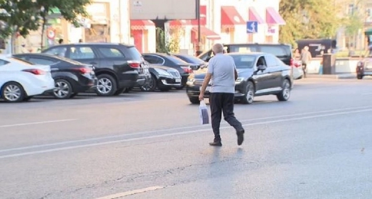 Более половины случаев нарушения пешеходами ПДД приходится на Баку - дорожная полиция Азербайджана
