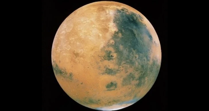 Китайский ровер «Чжучжун» прислал первые фотографии с Марса - ФОТО