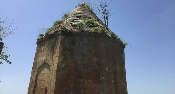 Памятник XVII века в Шамахинском районе Азербайджана зарастает травой - ФОТО