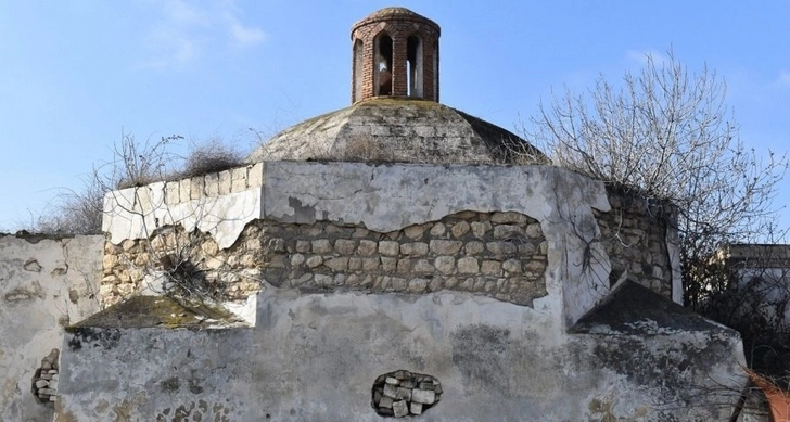 «Культурные» последствия оккупации: кто «крышует» армянский вандализм?