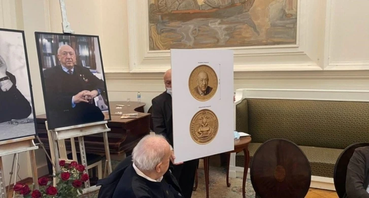 В Москве выпустят памятную медаль Таира Салахова - ФОТО