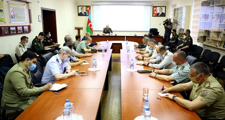 В Азербайджане проинформировали военных атташе о провокации противника на госгранице – ВИДЕО