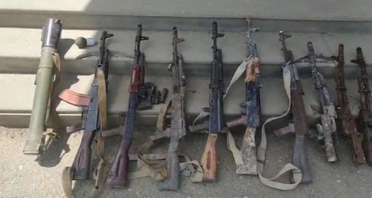 В Ходжавендском районе Азербайджана обнаружено брошенное армянами оружие - ФОТО