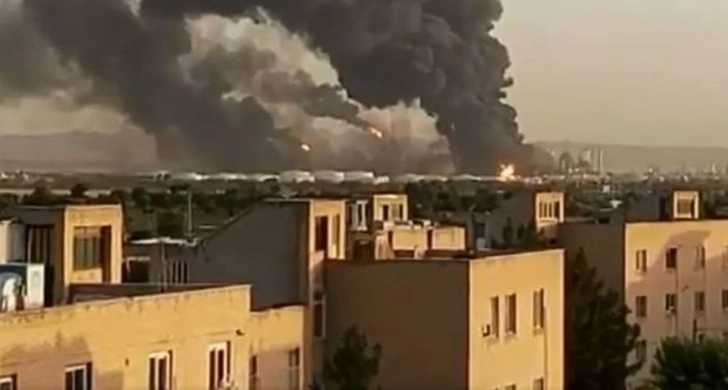 Крупный пожар произошел на нефтеперерабатывающем заводе в Тегеране - ВИДЕО
