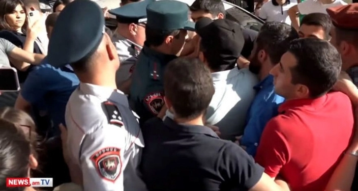 В Ереване прошла акция протеста в связи с сокрытием тел погибших военнослужащих