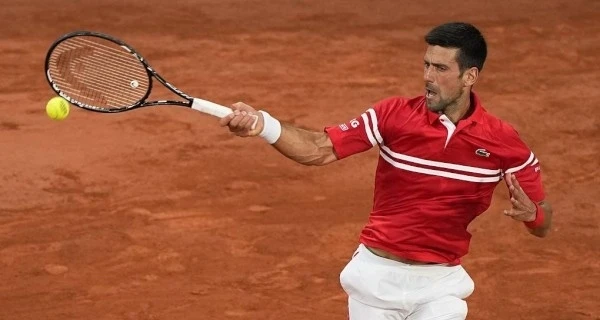 Джокович сыграет с Надалем в полуфинале Roland Garros
