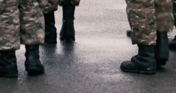 Опубликованы кадры 15 армянских военнослужащих, переданных Армении - ФОТО