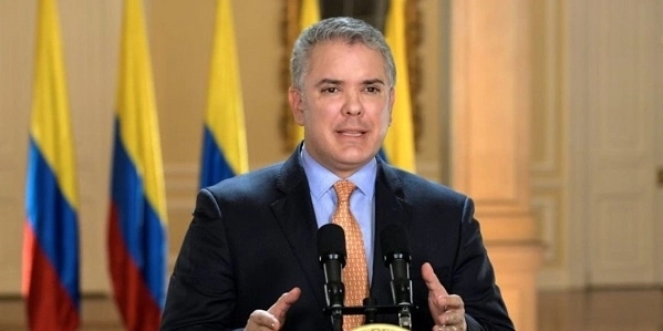 Президент Колумбии сделал прививку от коронавируса