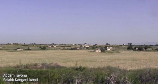 Минобороны Азербайджана показало село Салахлы Кенгерли Агдамского района - ВИДЕО