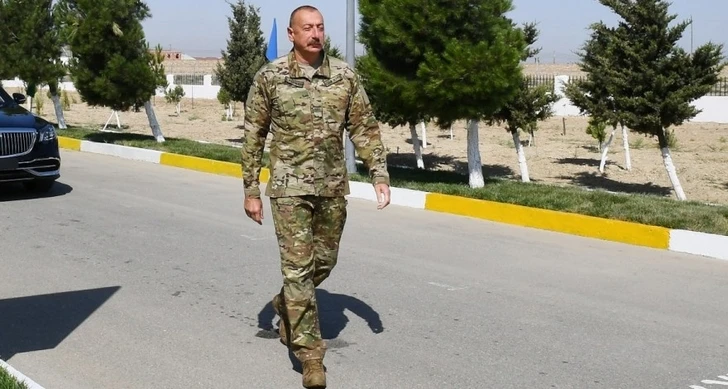 Ильхам Алиев ознакомился с условиями, созданными в новом военном городке - ФОТО/ОБНОВЛЕНО