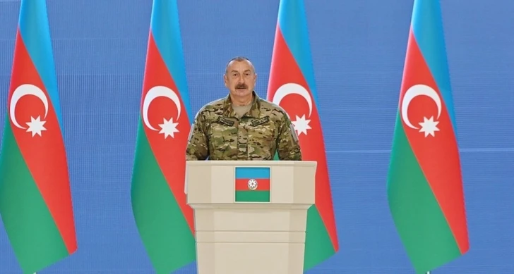 Ильхам Алиев встретился с группой руководителей и личного состава армии по случаю Дня ВС - ФОТО/ВИДЕО