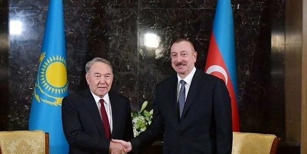 Президент Ильхам Алиев поздравил Нурсултана Назарбаева