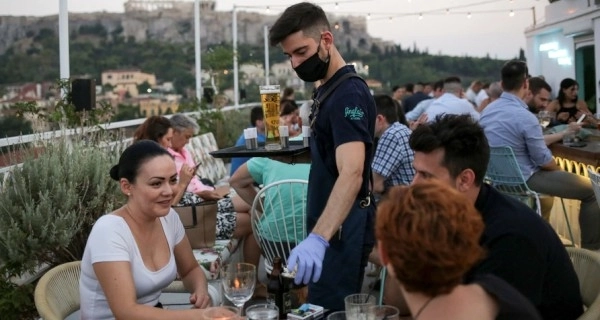 Правительство Греции объявило о новых мерах борьбы с коронавирусом