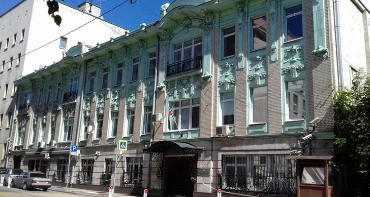 Посольство призывает граждан Азербайджана в РФ урегулировать правовой статус