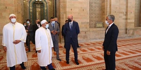Президент Европейского совета посетил шамахинскую Джума-мечеть - ФОТО