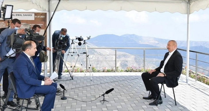 Глава государства дал интервью Азербайджанскому телевидению