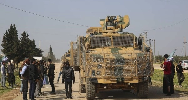 В Сирии в результате нападения на турецкий броневик погибли два военнослужащих ВС Турции