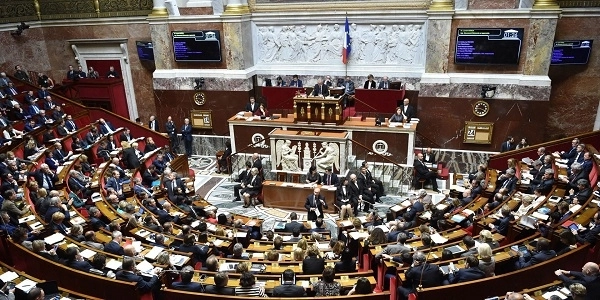 В парламенте Франции достигли консенсуса по законопроекту о борьбе с коронавирусом