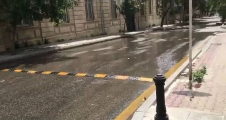Ликвидированы последствия аварии на одной из центральных улиц Баку