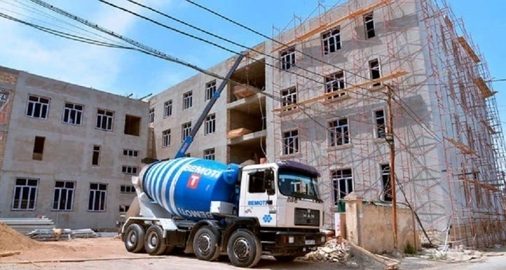 В Баку строятся восемь новых школьных зданий