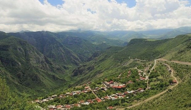 Армении следует отказаться от территориальных претензий к соседям - другой альтернативы нет